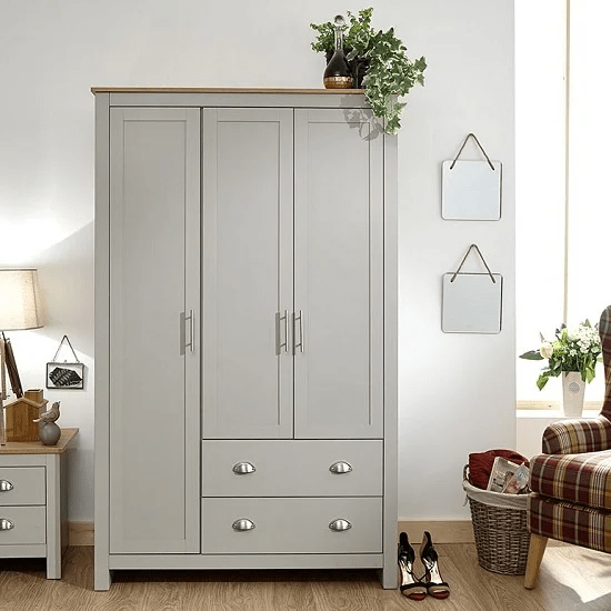 The Elegance and Practicality of Sliding Wardrobes1