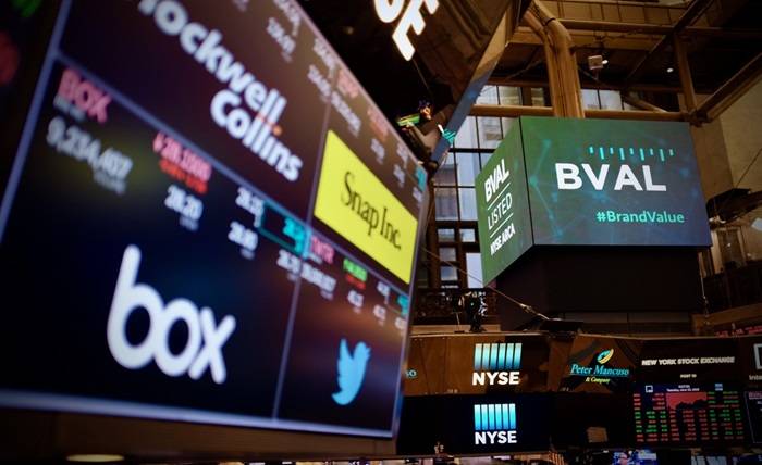 Branding in the Stock Market: How Companies’ Public Image Affects Their Valuation Branding in the Stock Market How Companies Public Image Affects Their Valuation