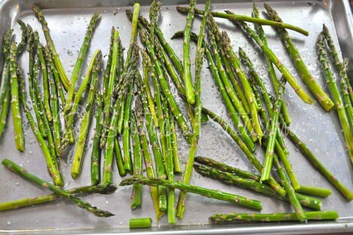 How to Broil Asparagus in the Oven