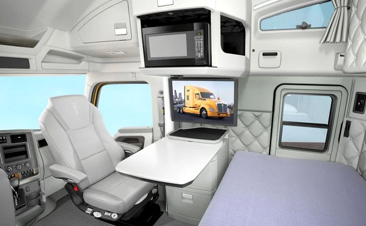 How to Organize Your Semi Truck Interior for Maximum Efficiency well organized semi truck interior 0