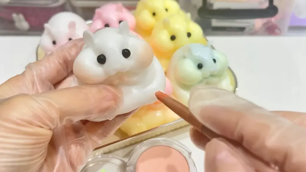 5 Places to Bring Your Taba Squishy for Instant Comfort 7