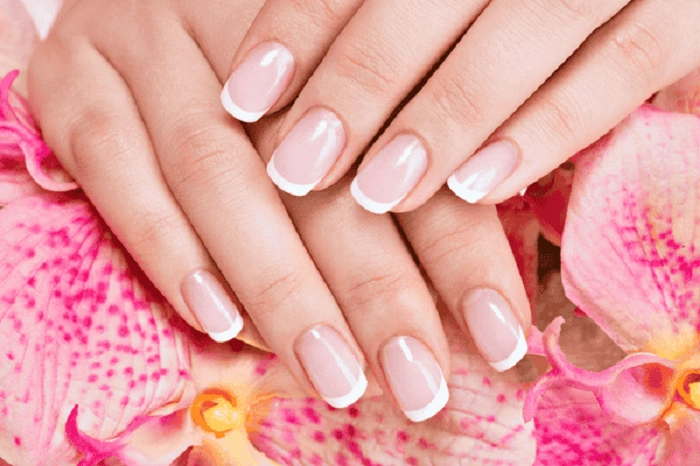 Why French Tip Nails Are Timeless