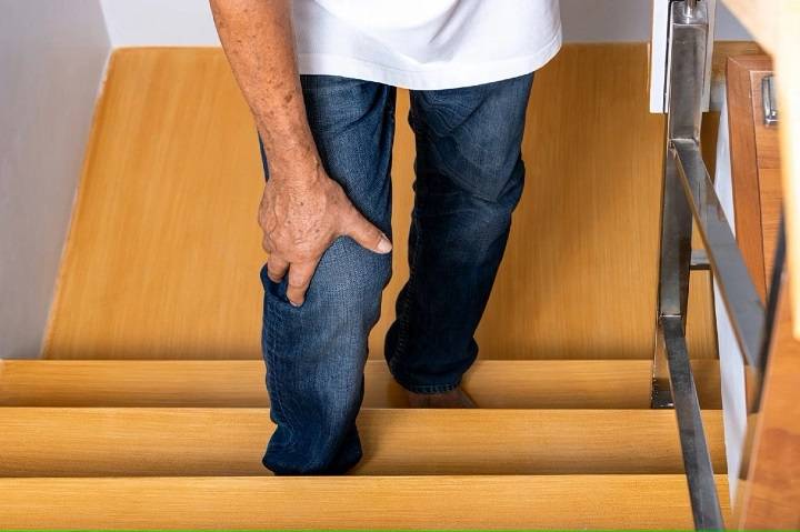 Knee Pain Walking Up Stairs: Causes, Symptoms, Treatment & Relief knee pain walking up stairs