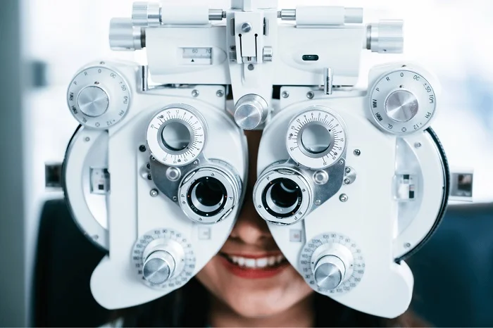 what is refraction eye